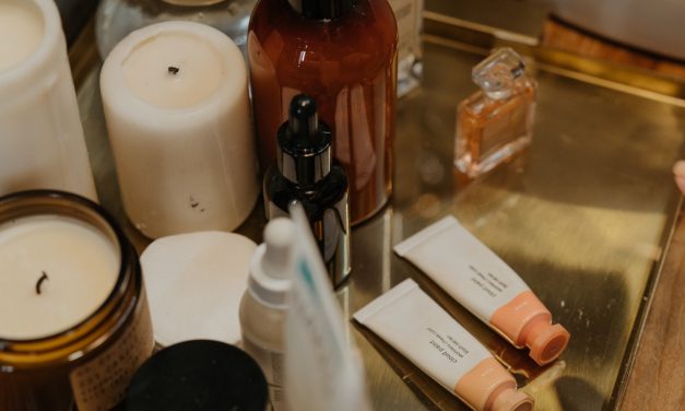 Jakie kosmetyki zabrać na wymarzone wakacje?