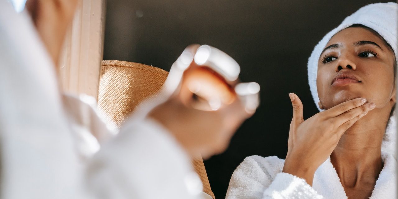 Kwasy i oleje naturalne – ukojenie skóry zmęczonej słońcem