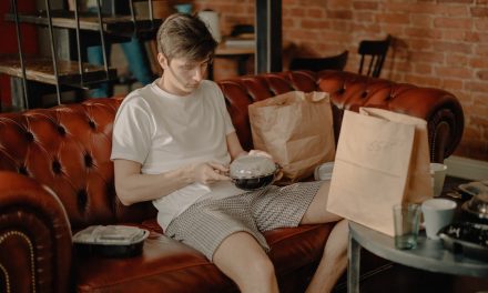 MójCatering wprowadza „Dietę dla mózgu”. Jej autorem jest biohacker Michał Undra