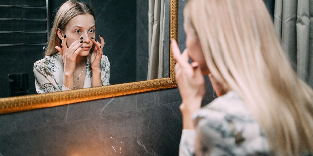 Skóra wrażliwa – co sprzyja działaniom anti-ageing? 4 rady kosmetologa