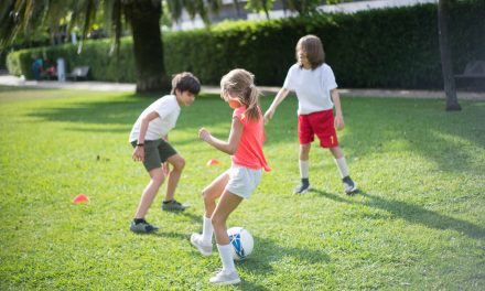 Sport wpływa na zdrowie psychiczne dzieci – 5 porad psychologa