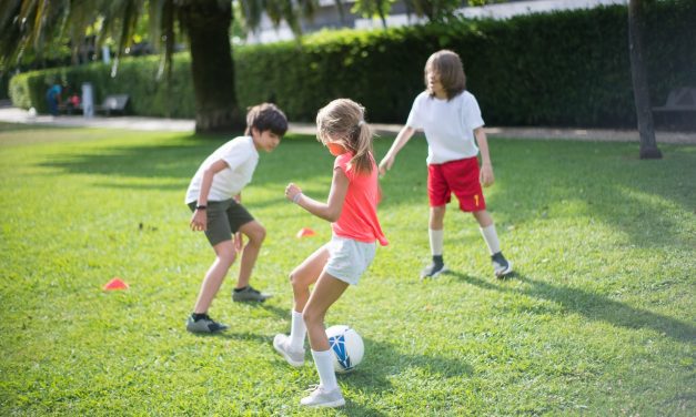 Sport wpływa na zdrowie psychiczne dzieci – 5 porad psychologa