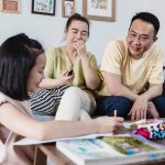 Wspólne zajmowanie się dzieckiem zwiększa poczucie szczęścia