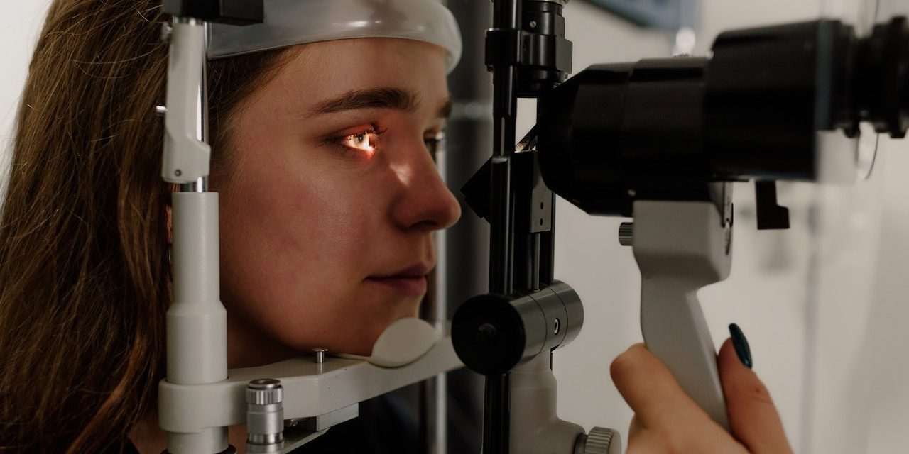 Zaćma – jakie są jej objawy?