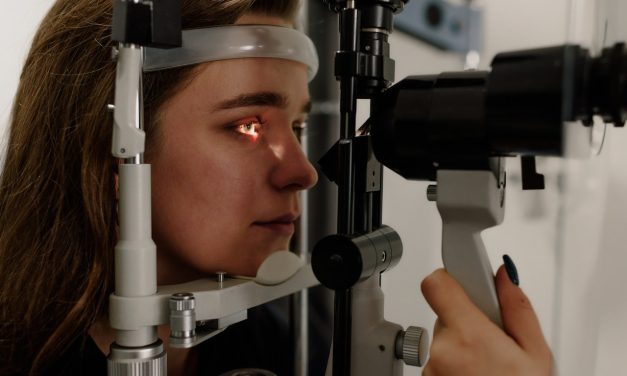 Zaćma – jakie są jej objawy?