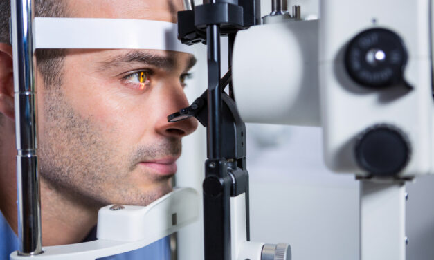 Rozwarstwienie siatkówki – czym jest, jakie daje objawy i jak wygląda leczenie?