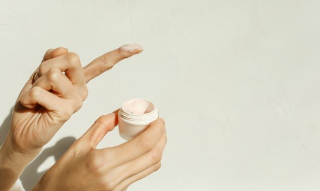 Jak wybrać odpowiednią hurtownie oferującą kremy do twarzy?