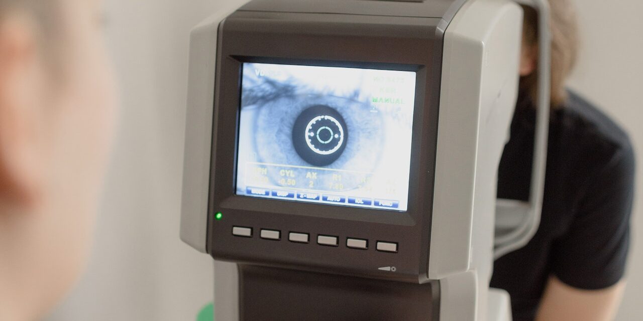 Zabiegi chirurgiczne w gabinecie okulistycznym – co warto o nich wiedzieć?