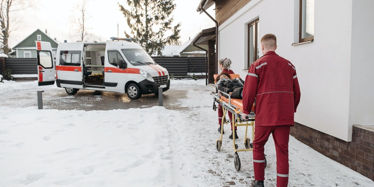 W jakich sytuacjach potrzebny jest transport chorych?